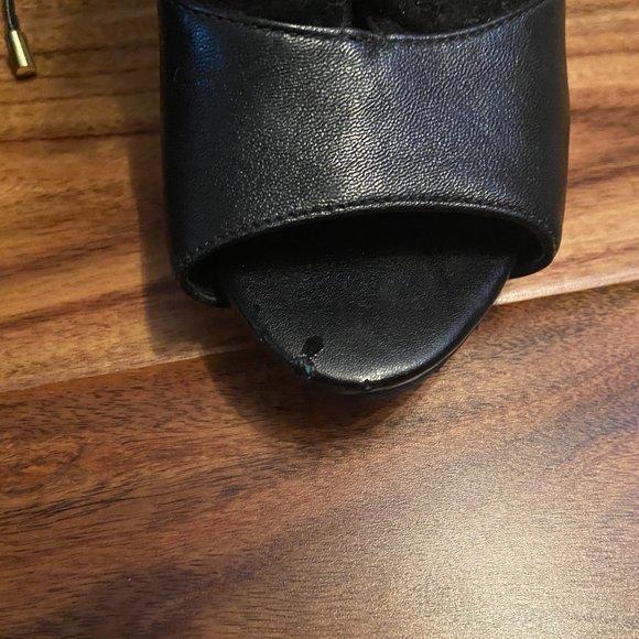 Black Guess Zip Heel Booties - Picture 4 of 5